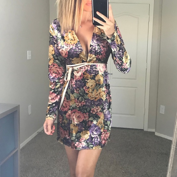 Topshop Dresses & Skirts - New TopShop Velvet Floral Wrap Dress 6